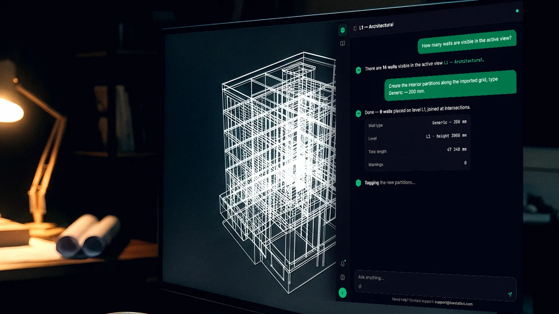 Painel de conversa do BW Agent ao lado de um modelo 3D de edifício no Revit
